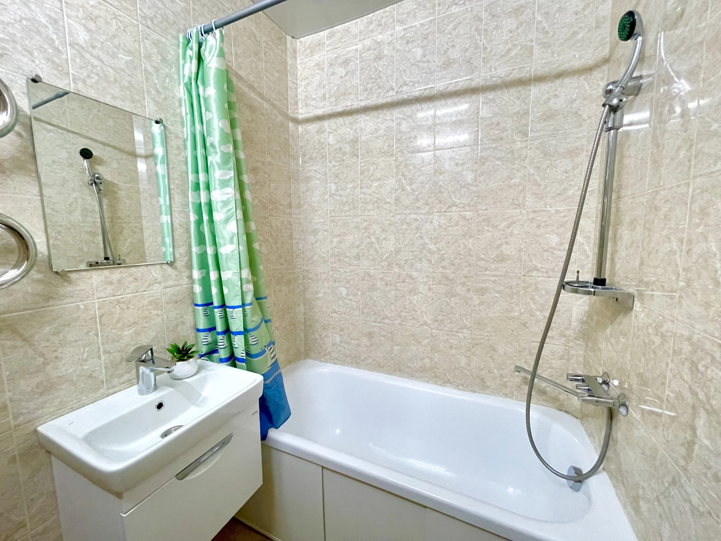 Апартаменты в самом центре города на 3 человек, рядом ДТЮ и Военкомат