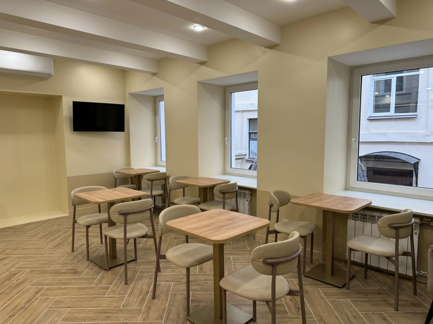 Отель Mirum Hotel