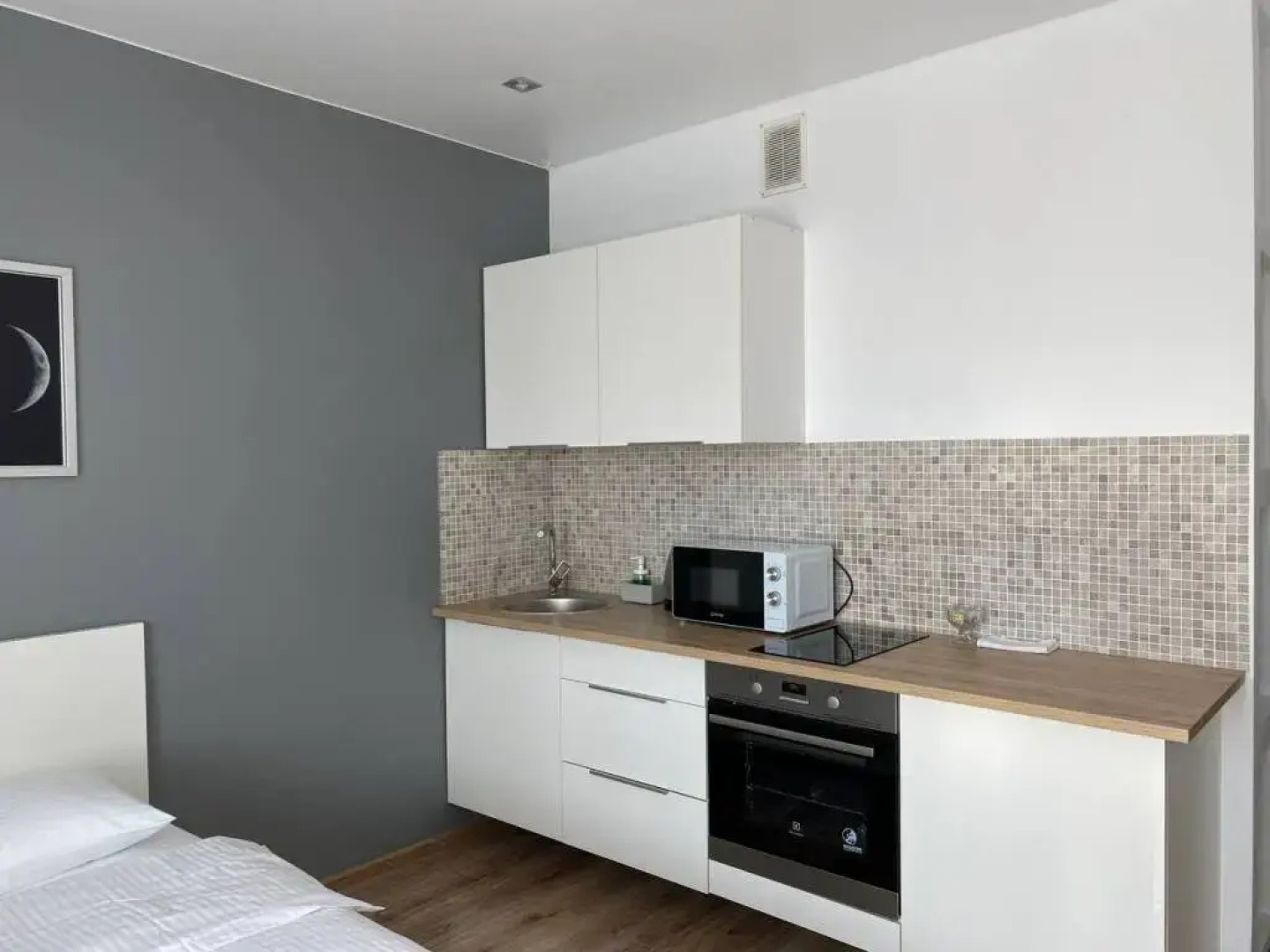 Апартаменты Домант Романова 60/1 (8)