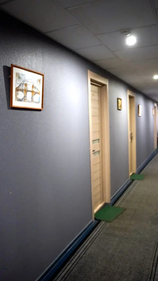 Меблированные комнаты At Home