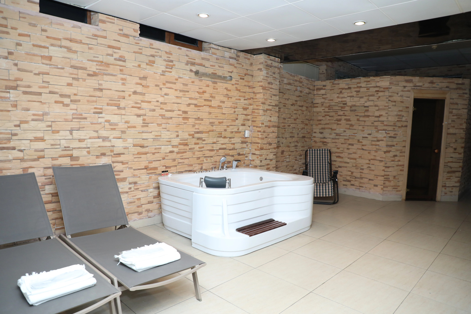 Отель Модерн