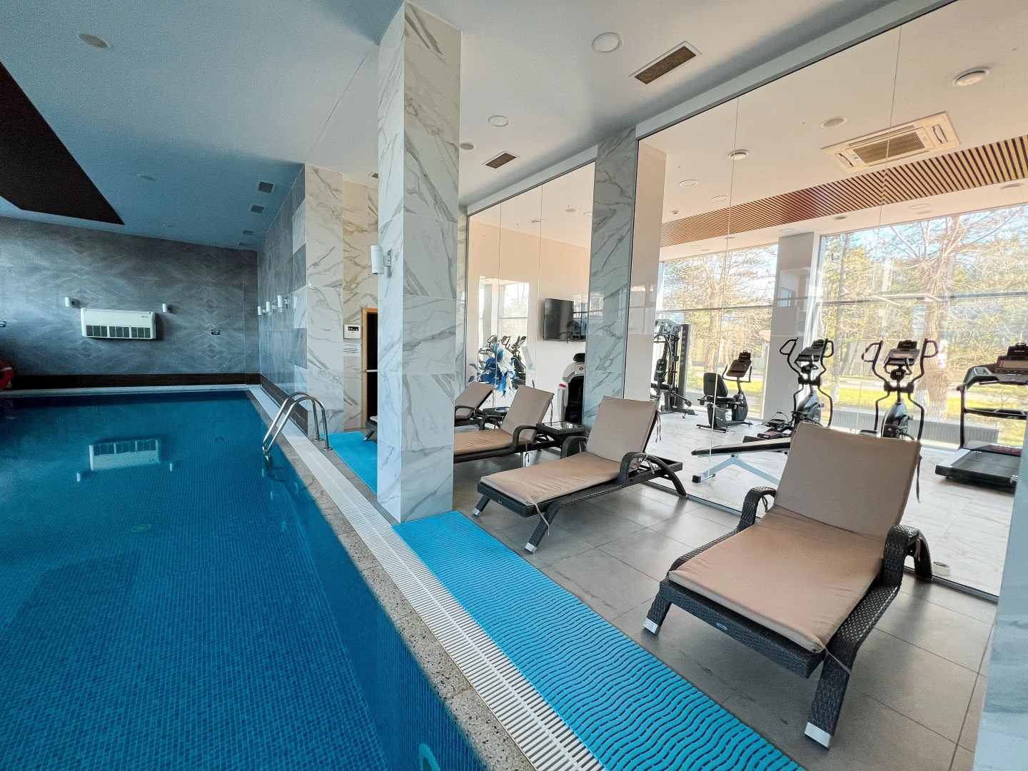 Отель Grand Sapphire