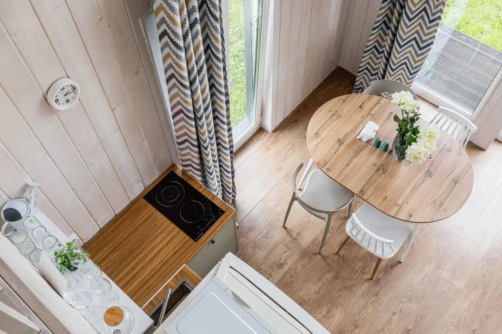 Частный Дом Яркий панорамный с видом на лес