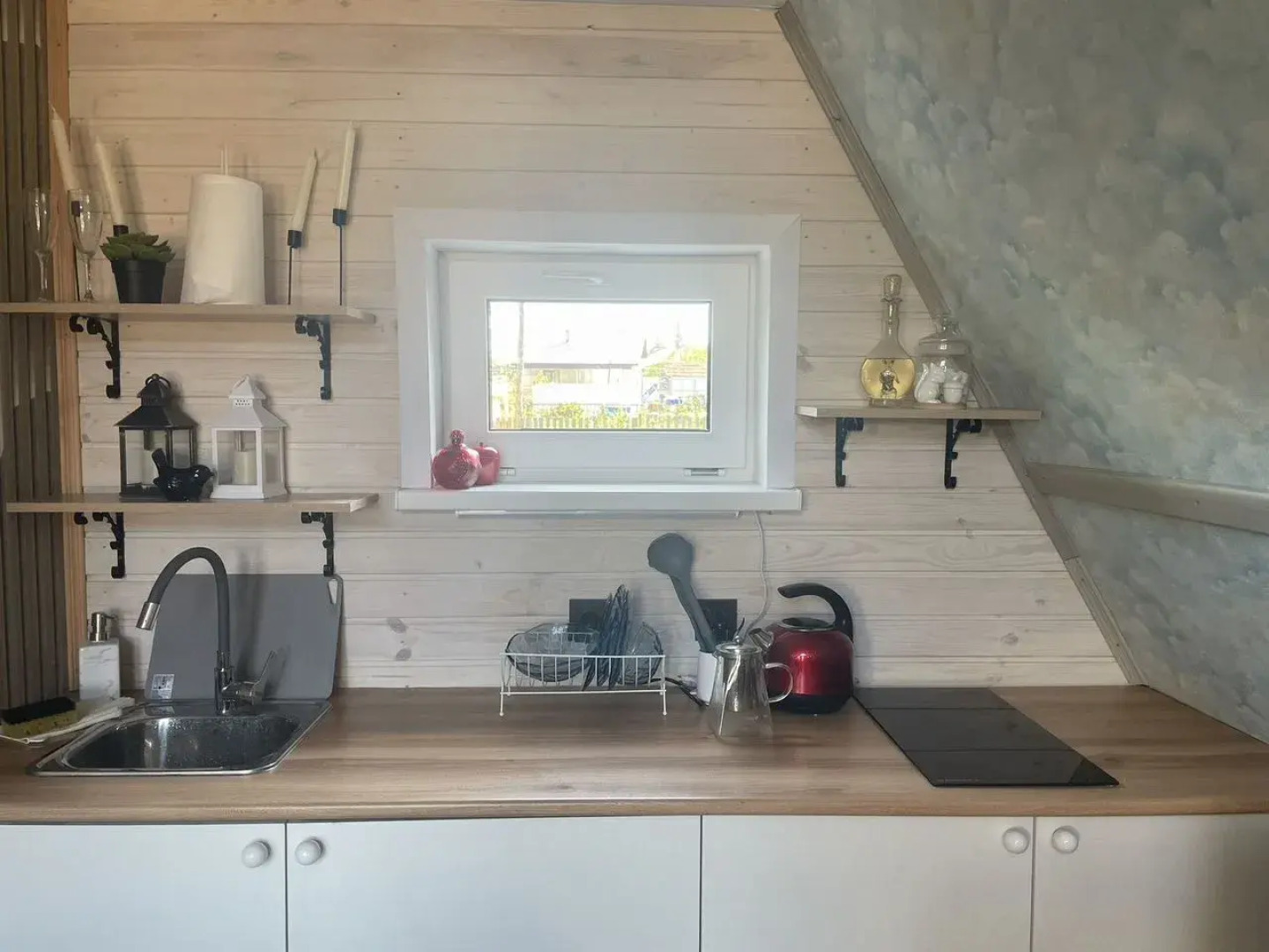 Частный дом А-фрeйм с баней и артезиaнским бaсceйном