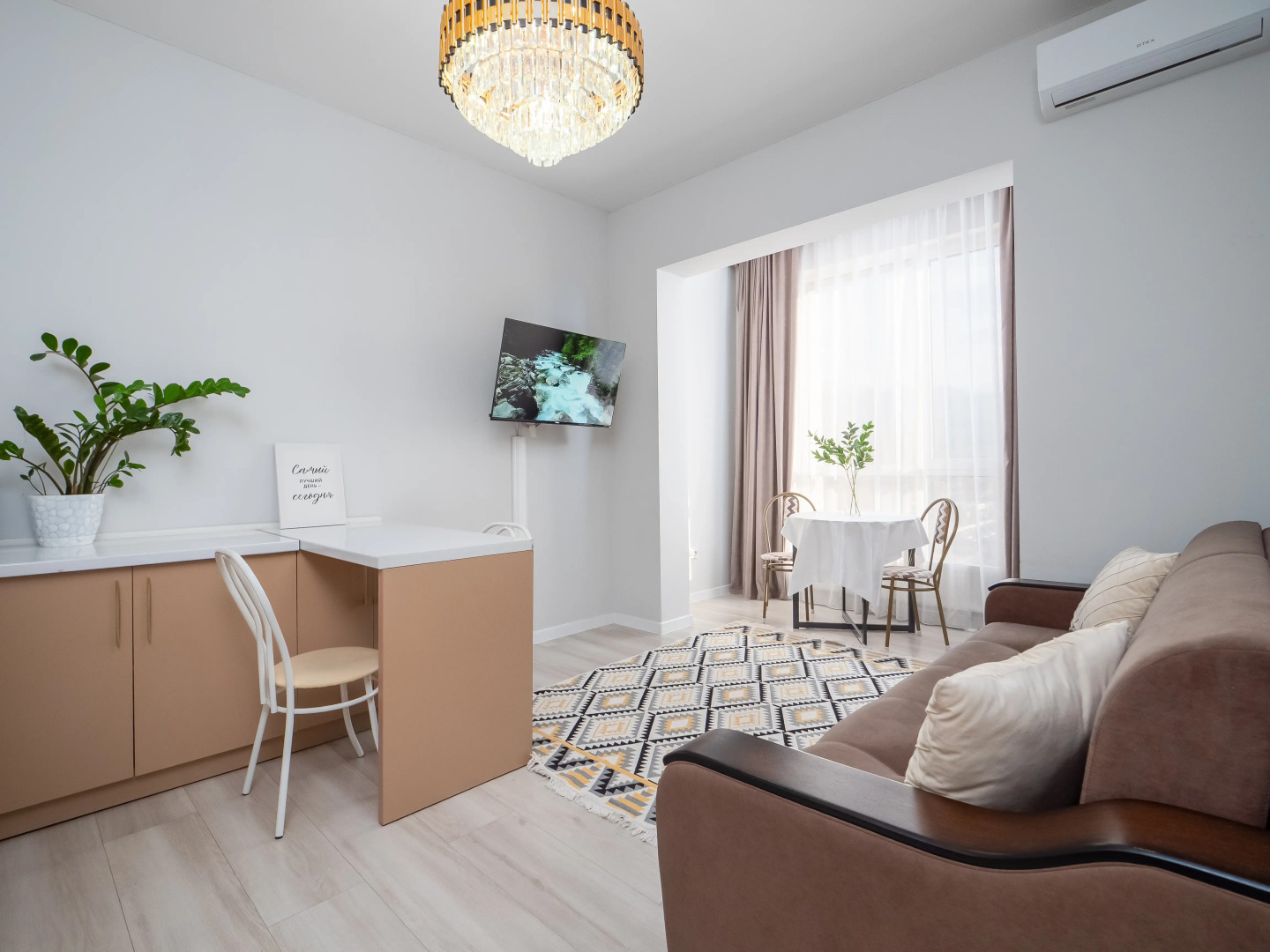 Квартира Евродвушка с потрясающим видом на горы