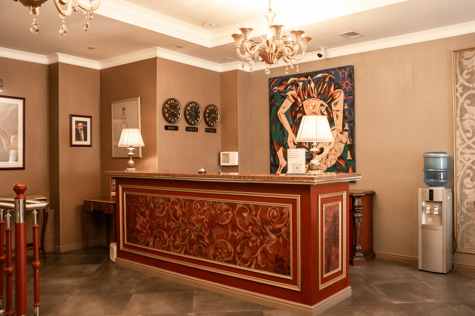 Отель West Inn Palace