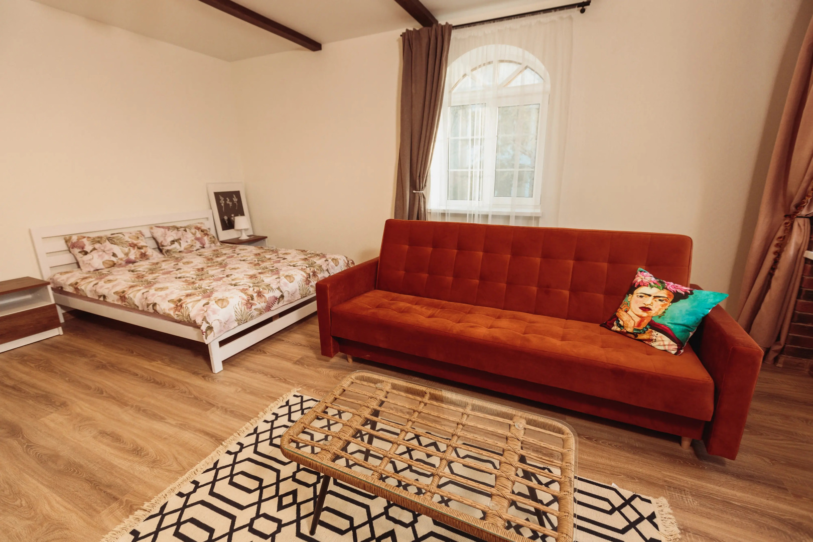 Квартира Двухкомнатная Московская 12