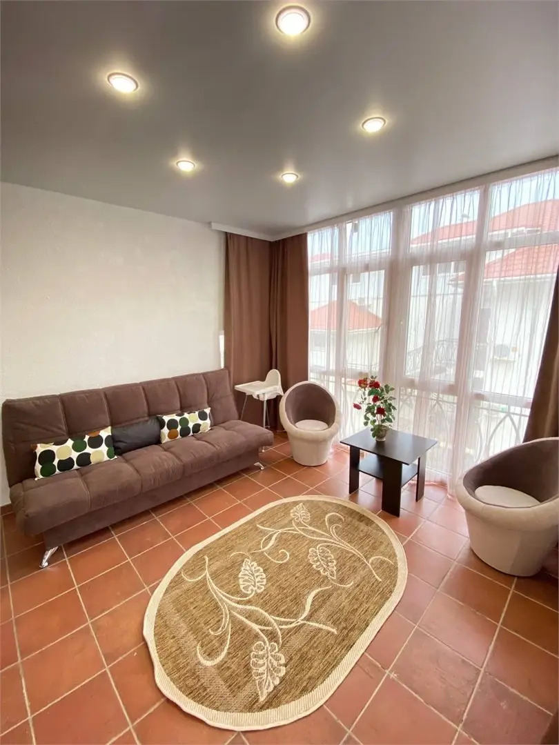 Апартаменты №4 Стандарт, 1 линия, боковой вид на море (4чел)