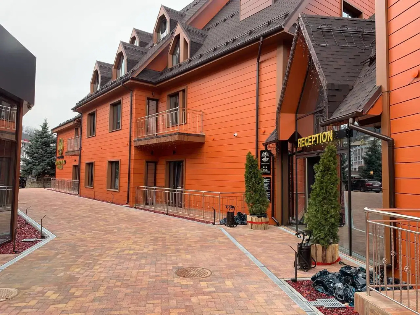 Отель Апартаменты Red Wood