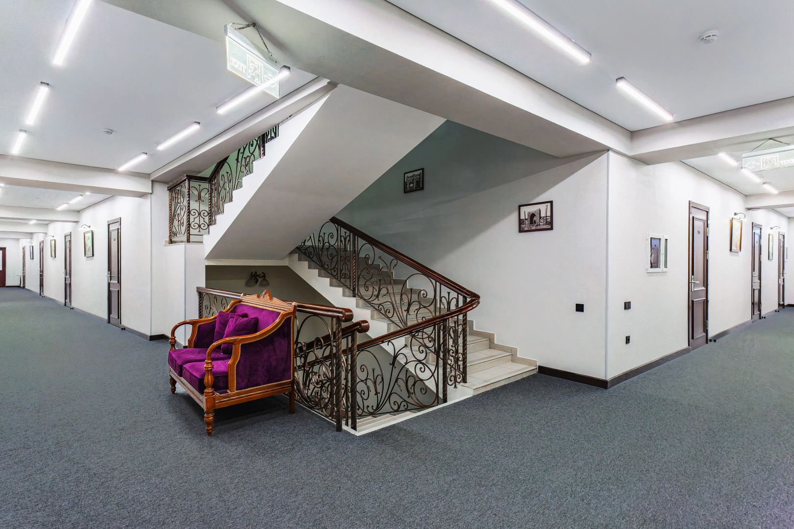 Отель Grand Nur