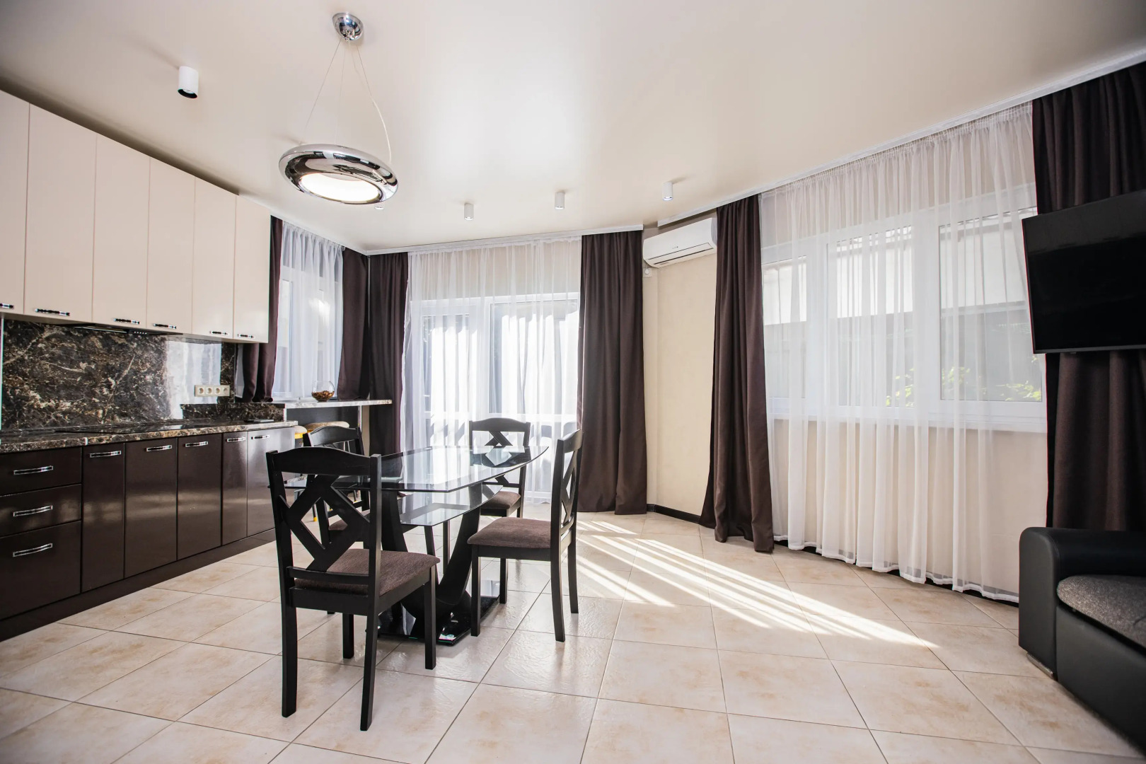 Коттедж у моря в Сириусе на 10 человек