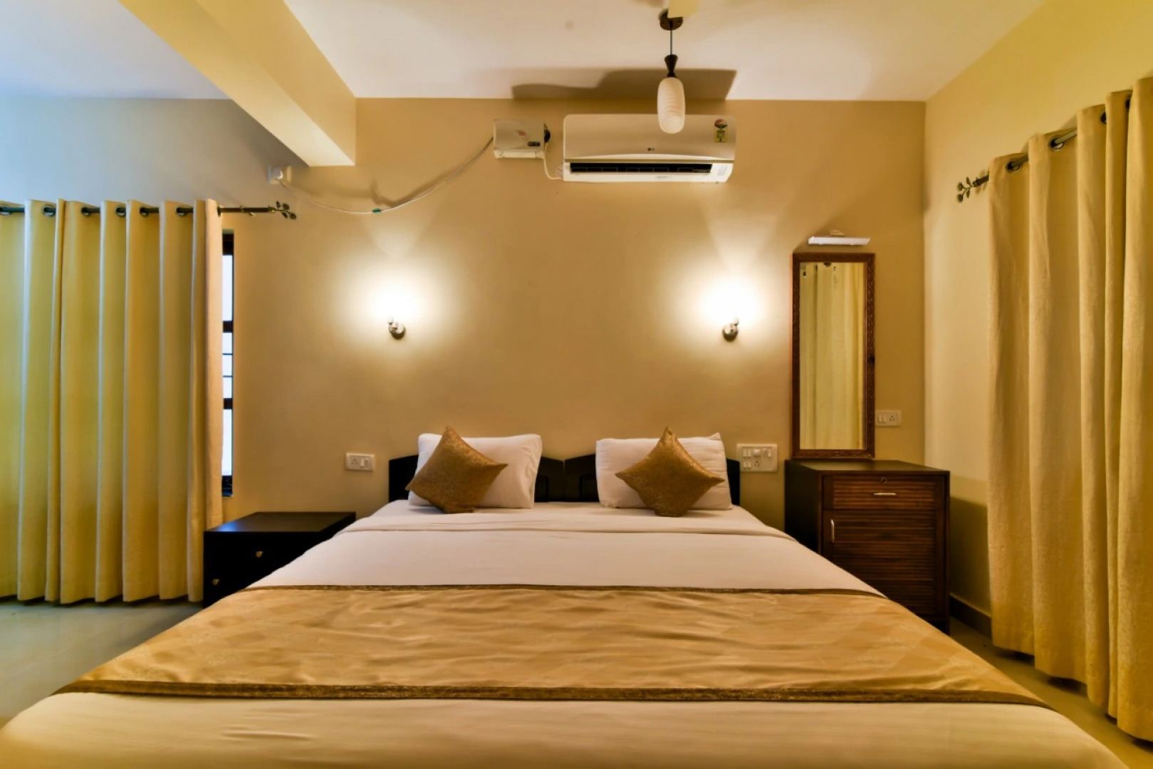 Отель Baga Fantacia Beach Inn