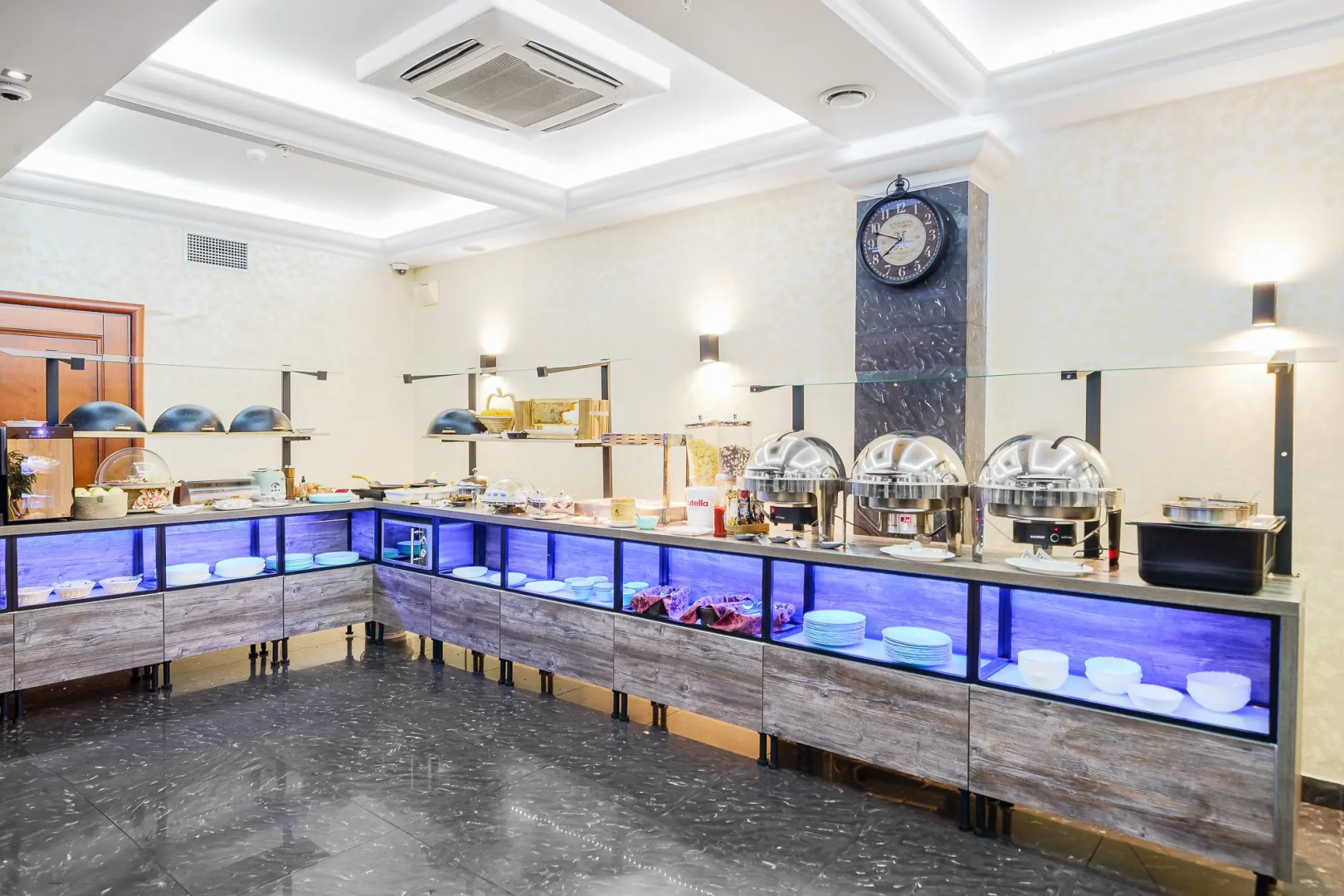 Отель Men'K Kings