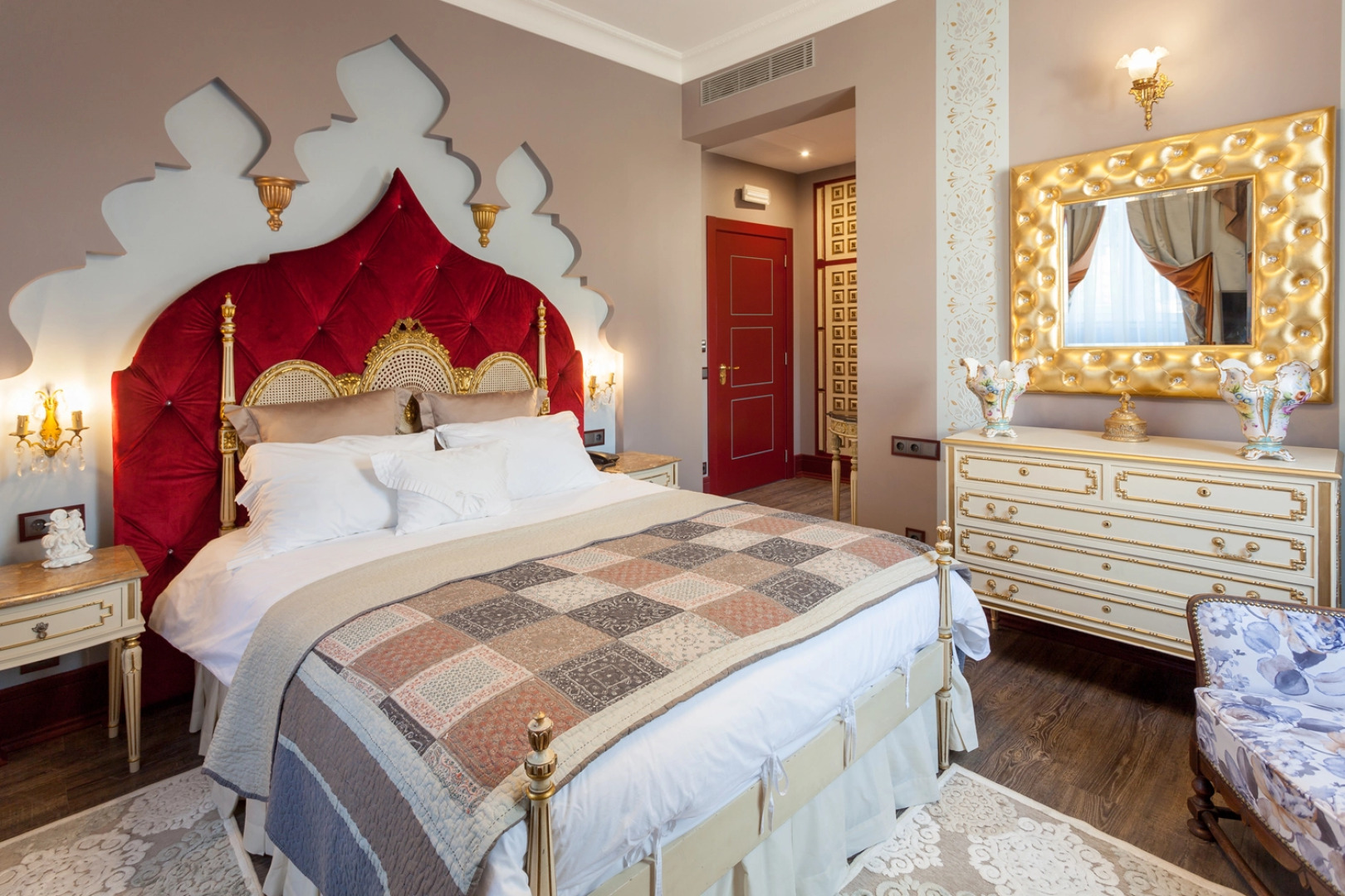 Отель Stroganov