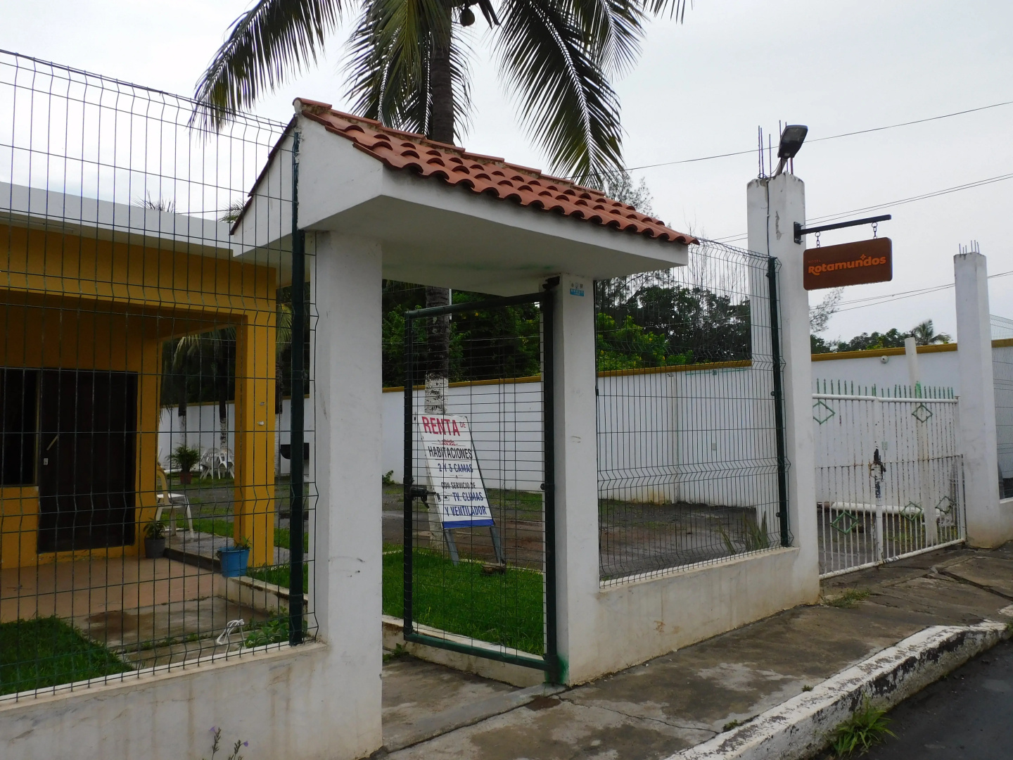 Отель Habitaciones América Rotamundos