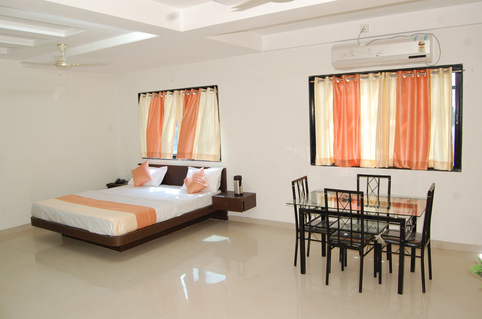 Отель Parth Executive