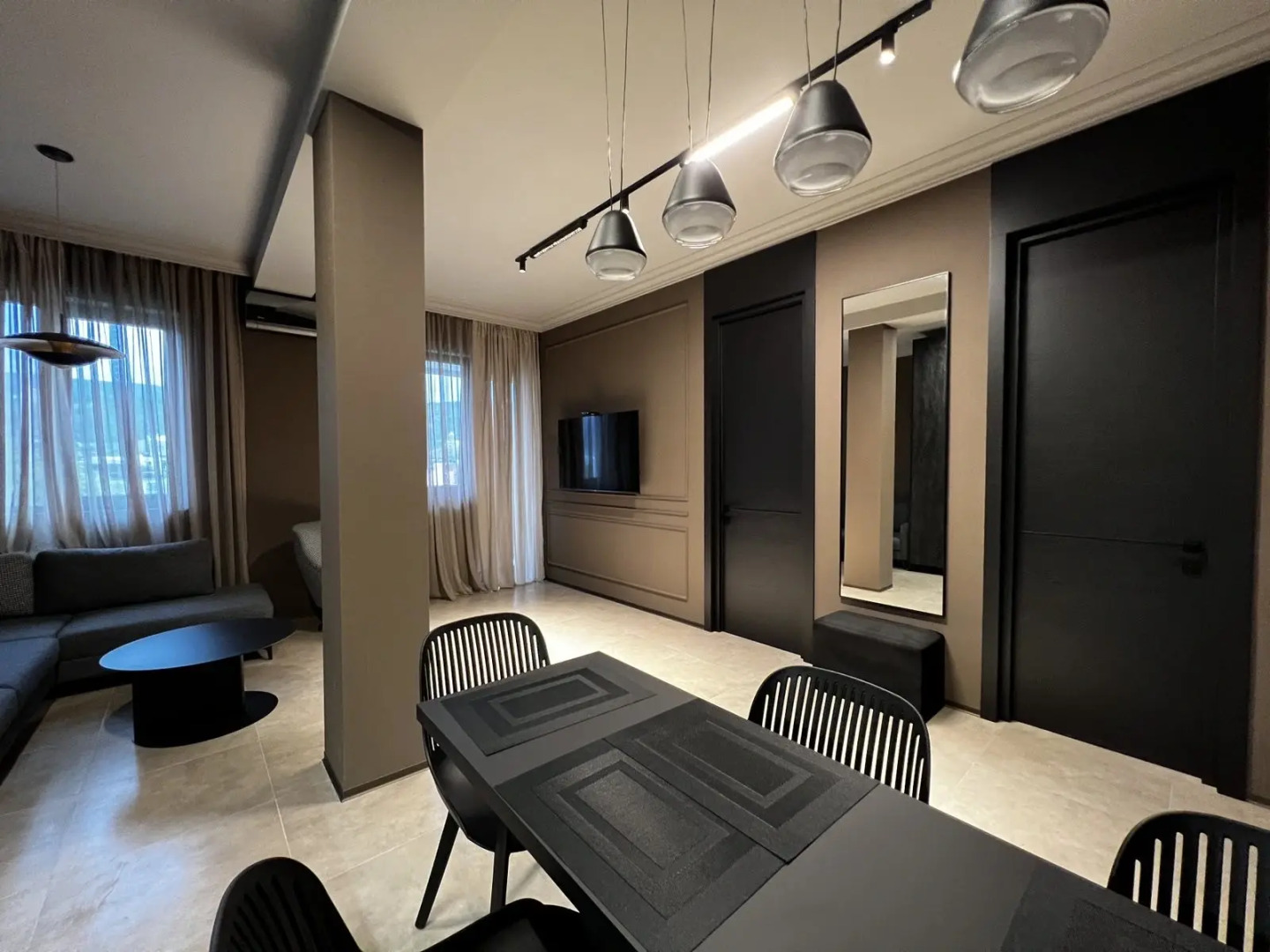 Apartments Leitmotif