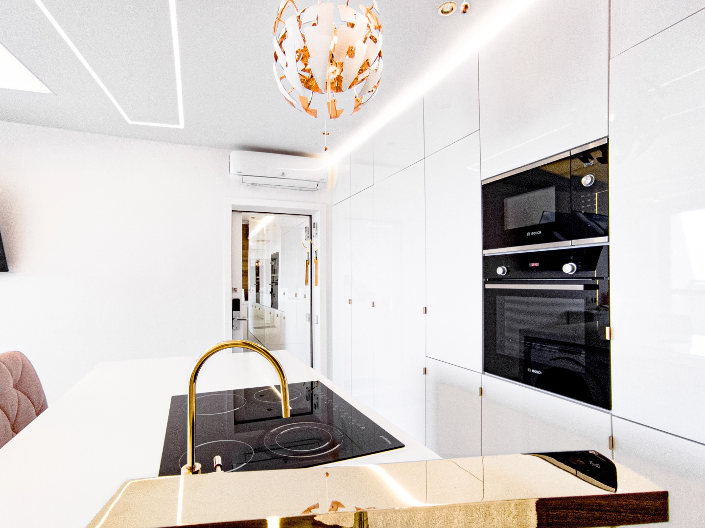 Апартаменты 18 этаж,студия 36кв.м,джакузи,балкон,вид на Волгу,новый дом,самый центр,вокзал пешком