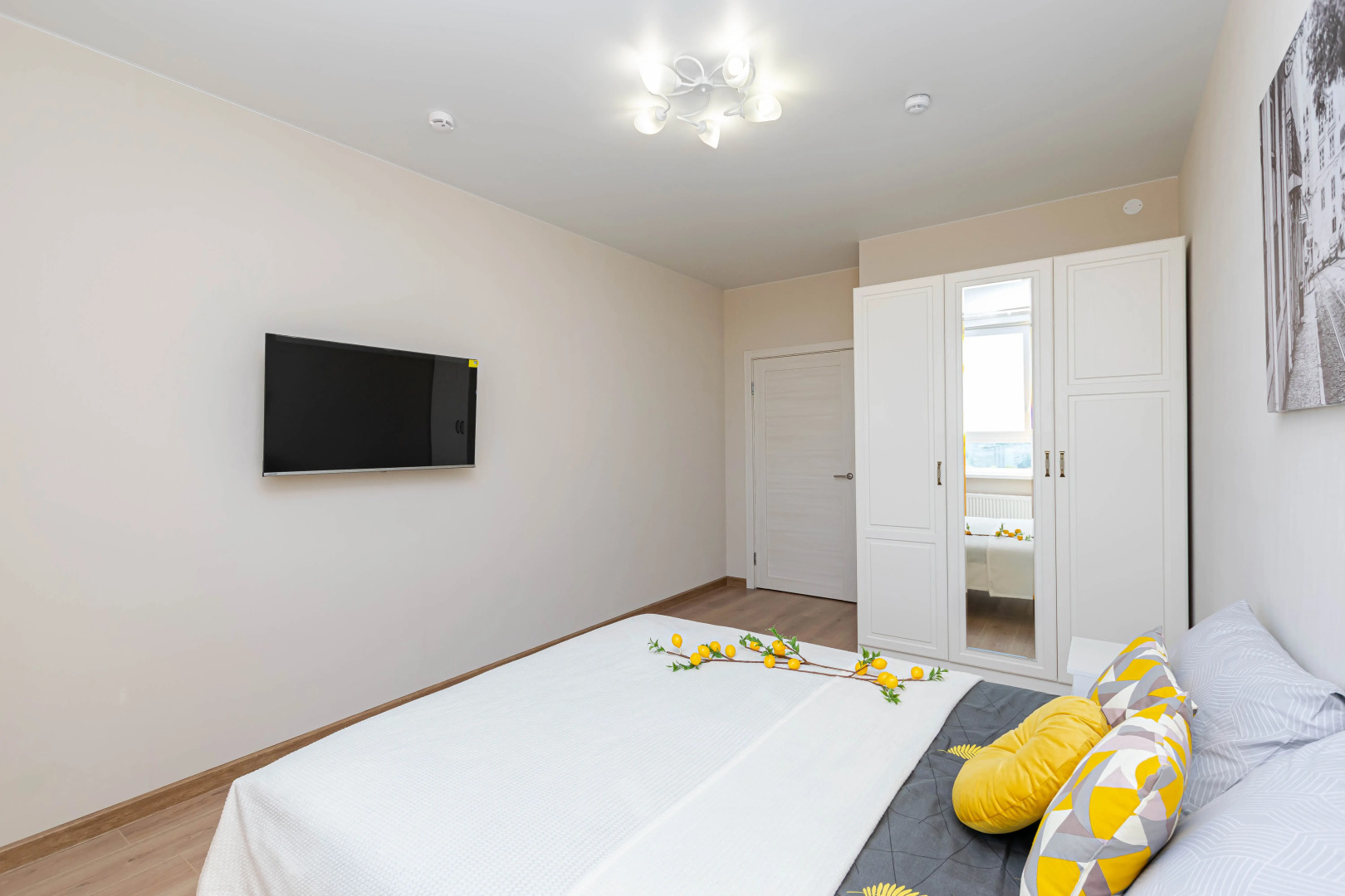 Апартаменты Светлая шикарная трёхкомнатная квартира у Столицы