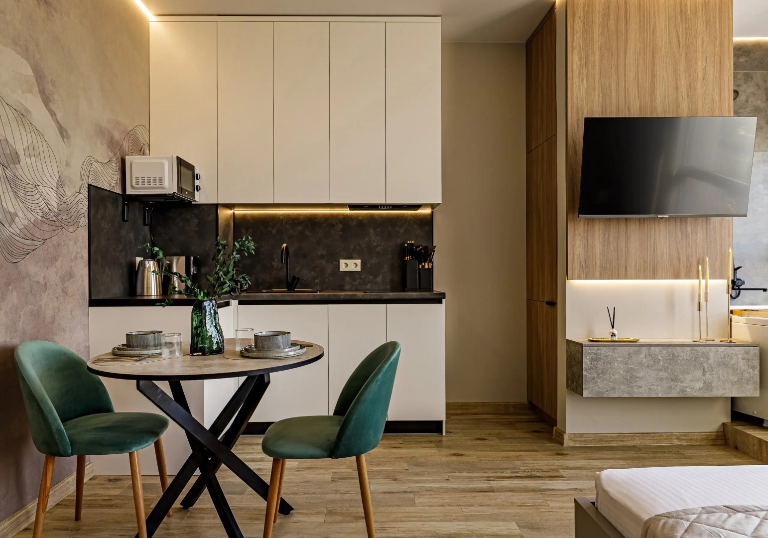 Апартаменты VIP студия с роскошной ванной у панорамного окна