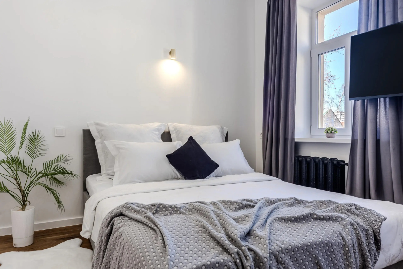 Квартира Студия возле Площади Свободы