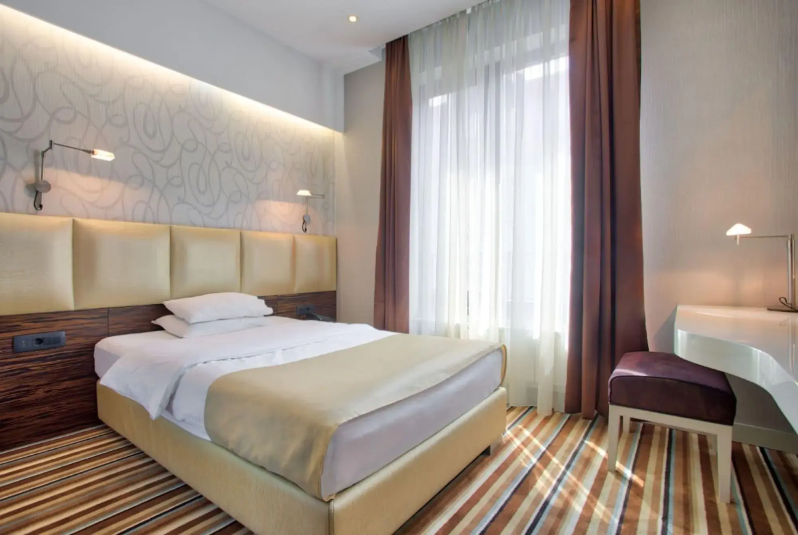 Отель Crystal Hotel Belgrade
