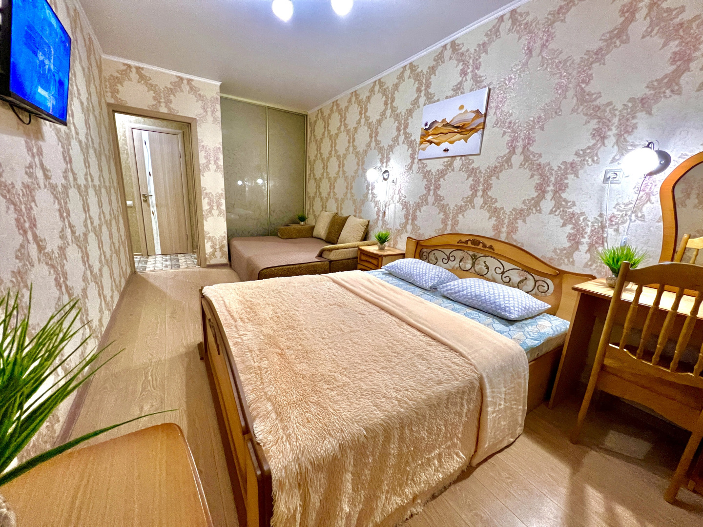 Апартаменты двухкомнатные в Центре Города на 5 этаже (рядом с набережной р. Волга) у ул. Арцыбушевская, 204