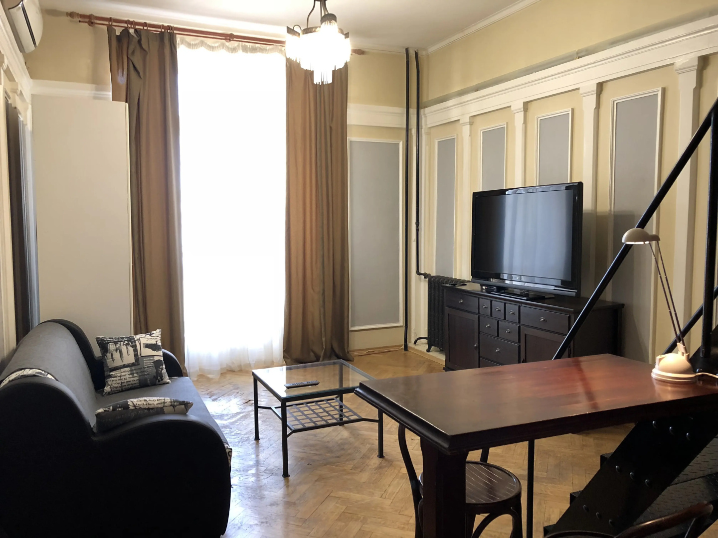Квартира Antic Style Apartments