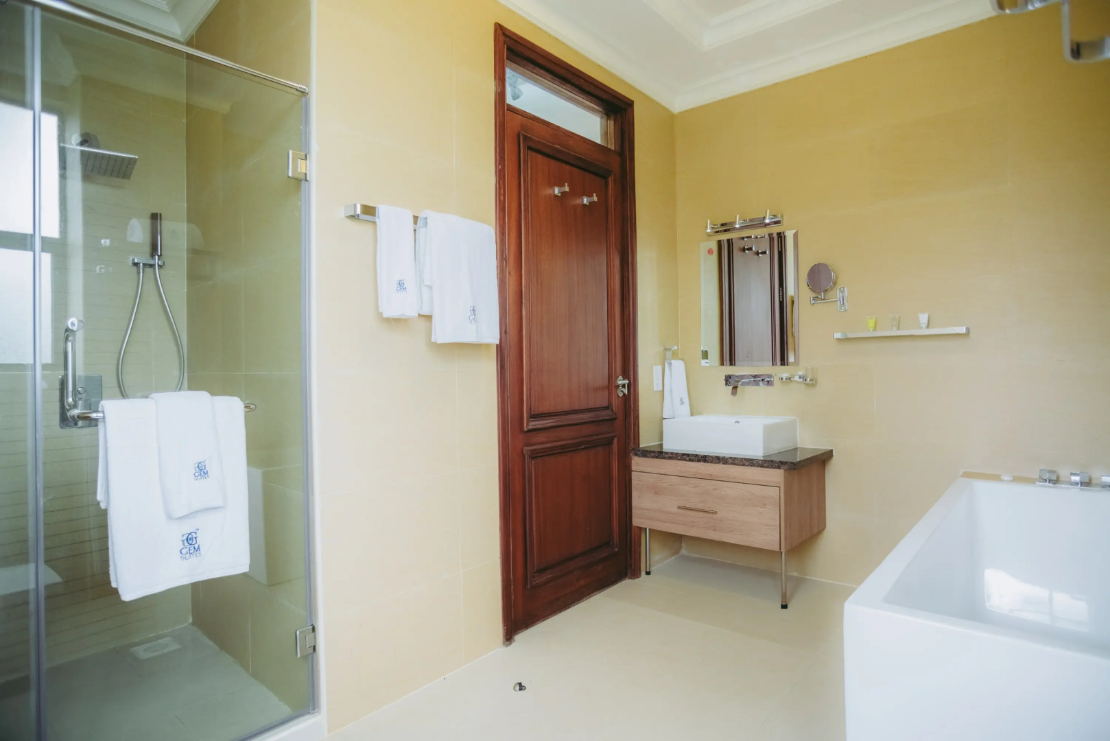 Апарт-отель GemSuites Riverside