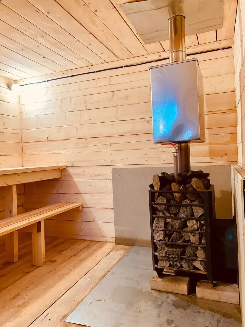 Шале с баней на берегу озера