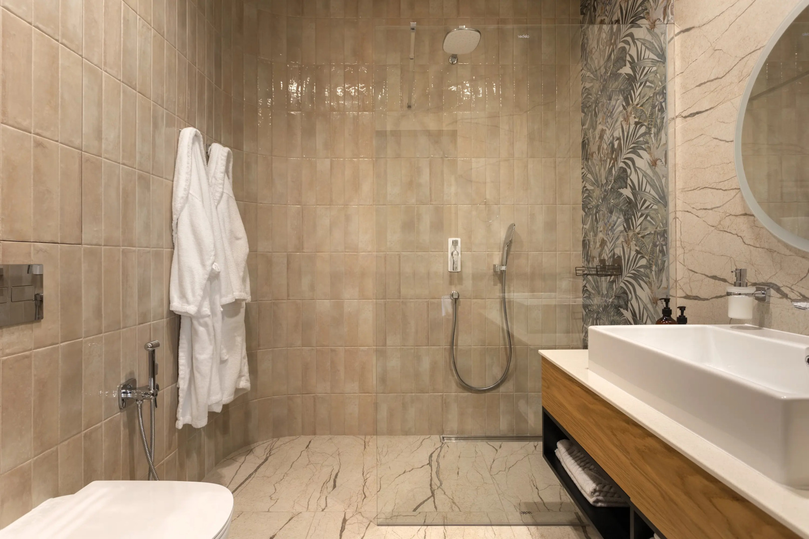 Отель Leon Estate