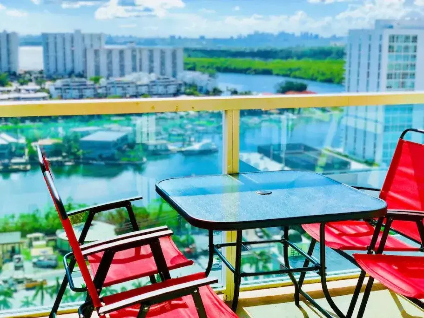 Апарт-Отель Intracoastal Yacht Club