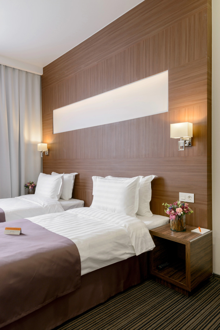 Отель PARK WOOD HOTEL