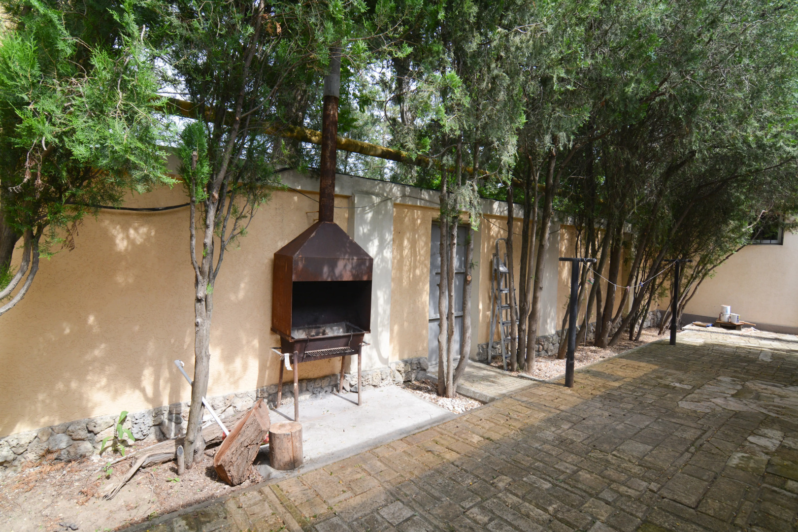 Отель Пчела