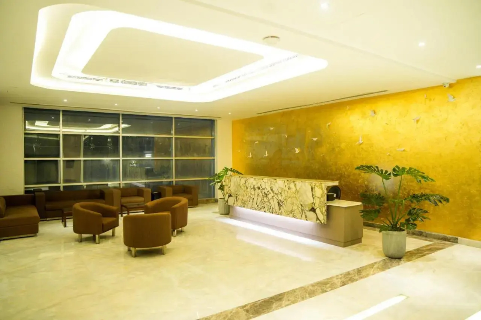 Отель Lakeshore Heights