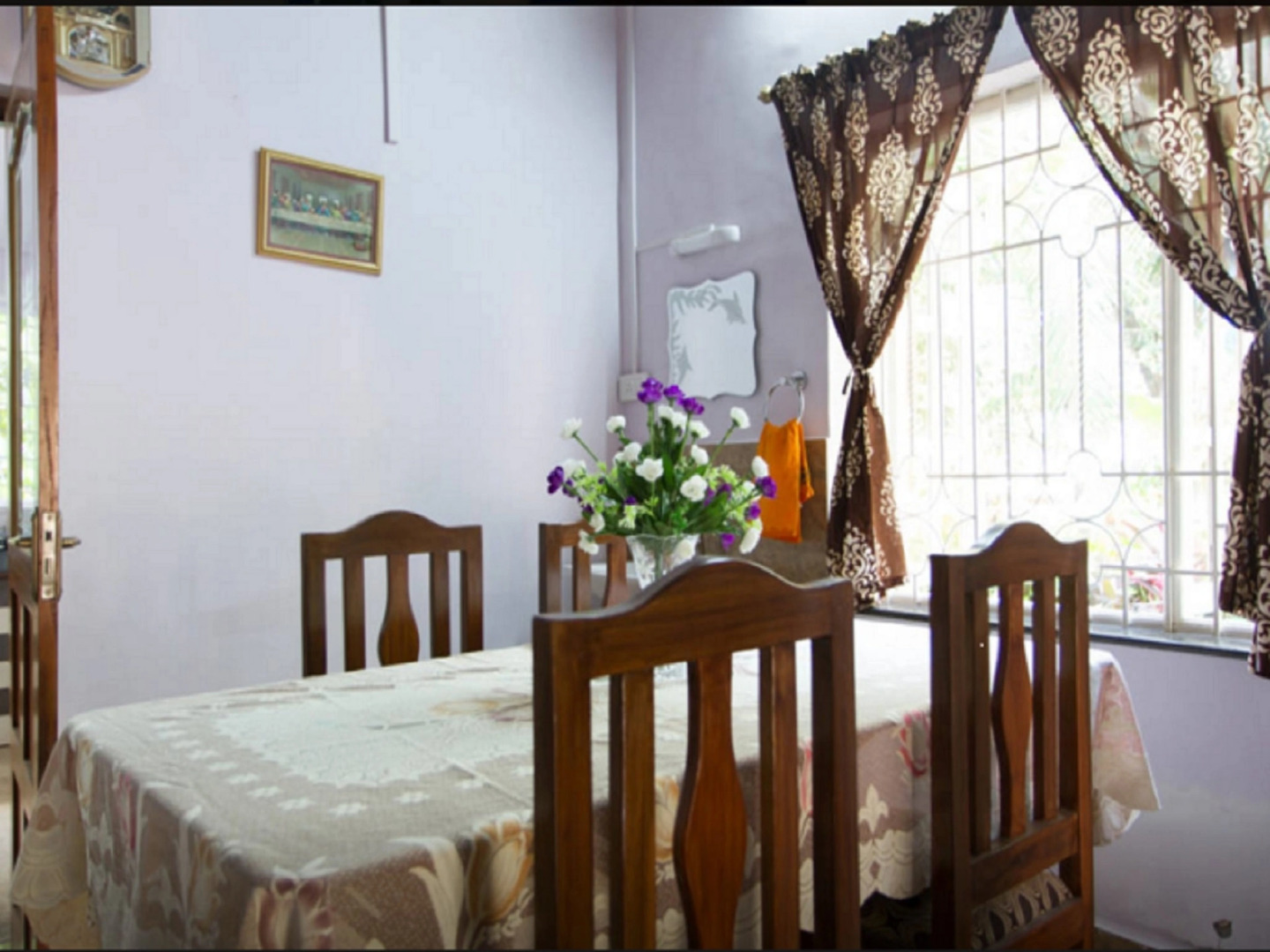 Отель Uberlife Rooms Casa D.C.M & Esmeralda