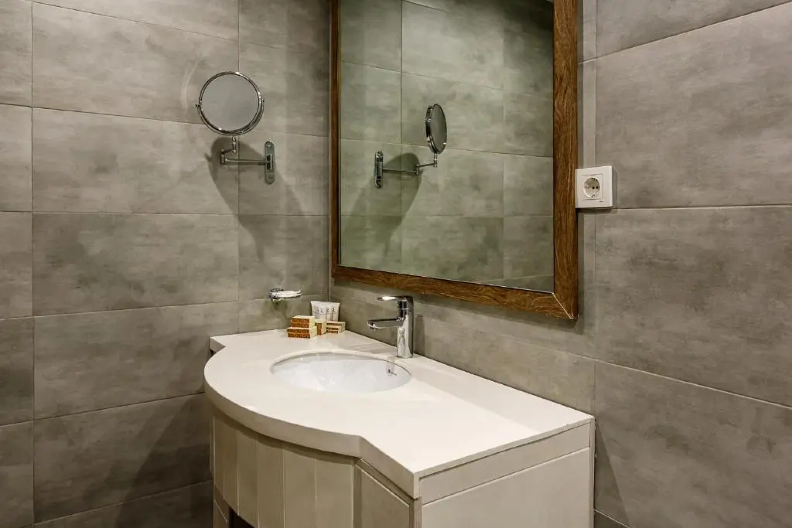 Отель Renion Hills Almaty