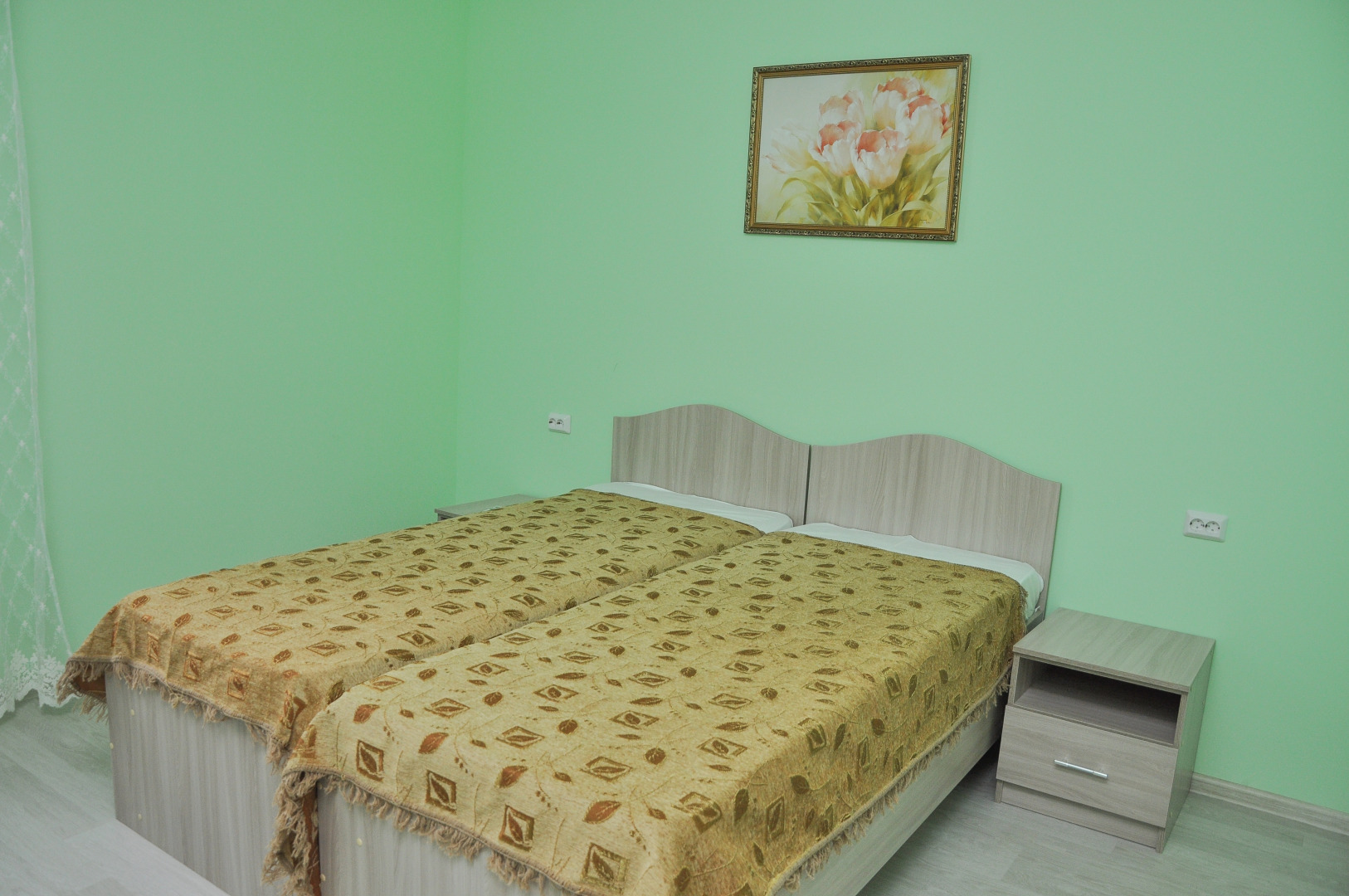 Отель Радужная