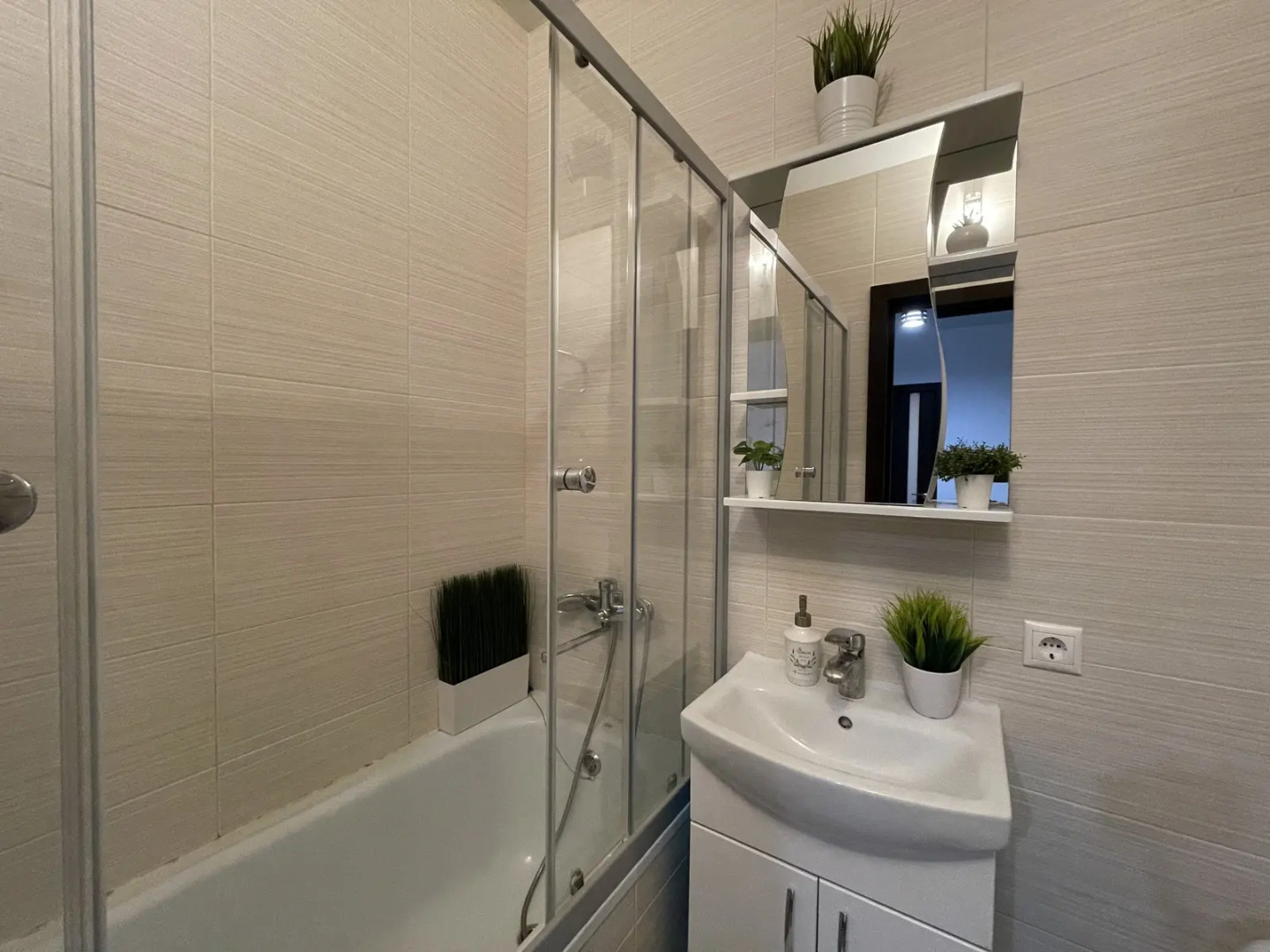 Апартаменты Сутки Уфа на Бориса Домашникова 22