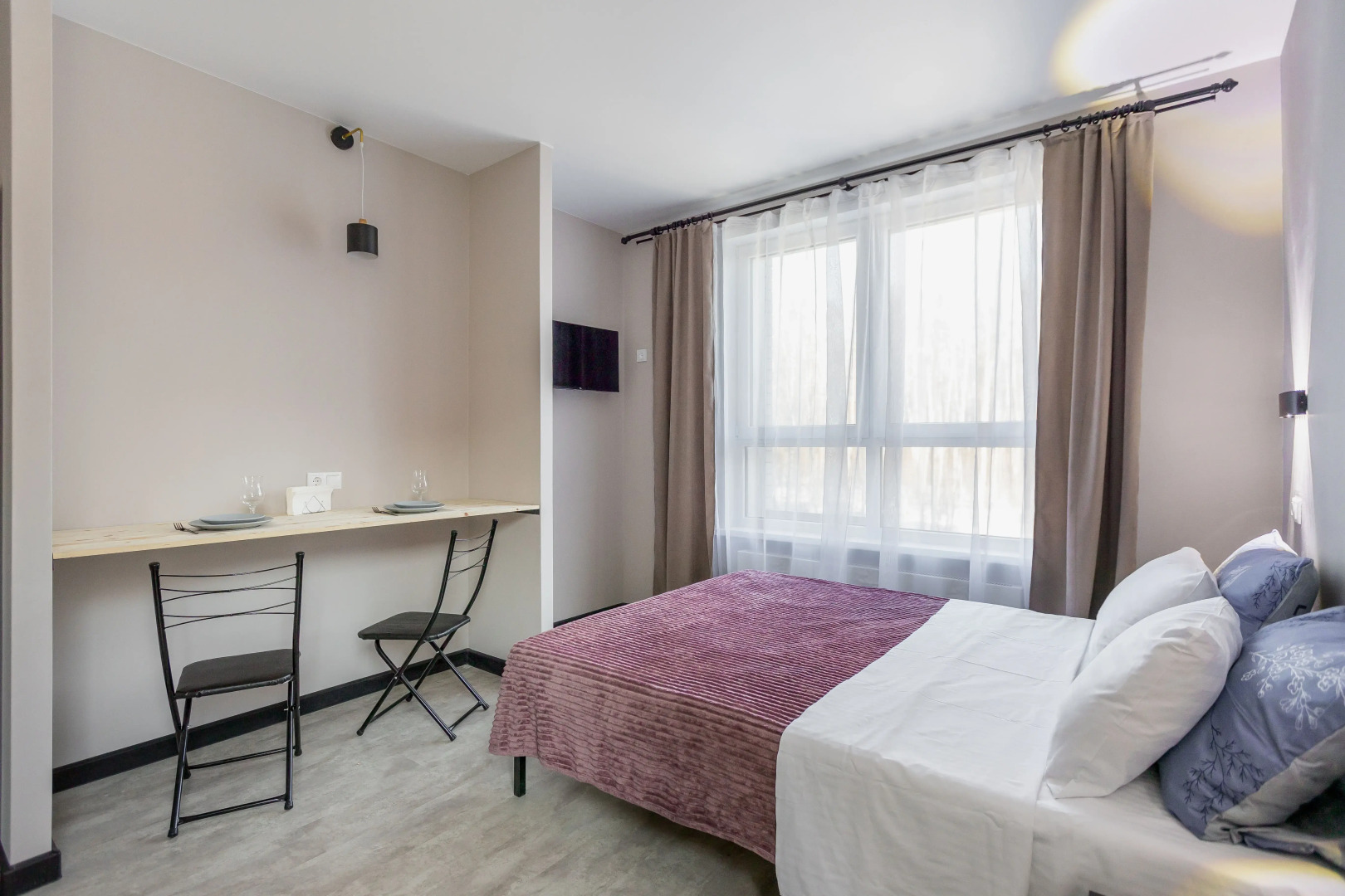 Апартаменты Студия на П. Романова