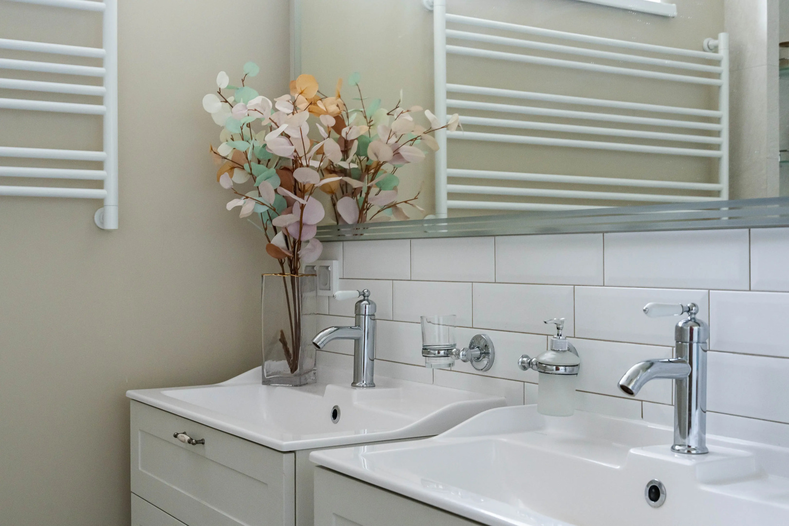 Апартаменты Четырехкомнатные YOUR APART с видом на домик Петра 1 и Неву