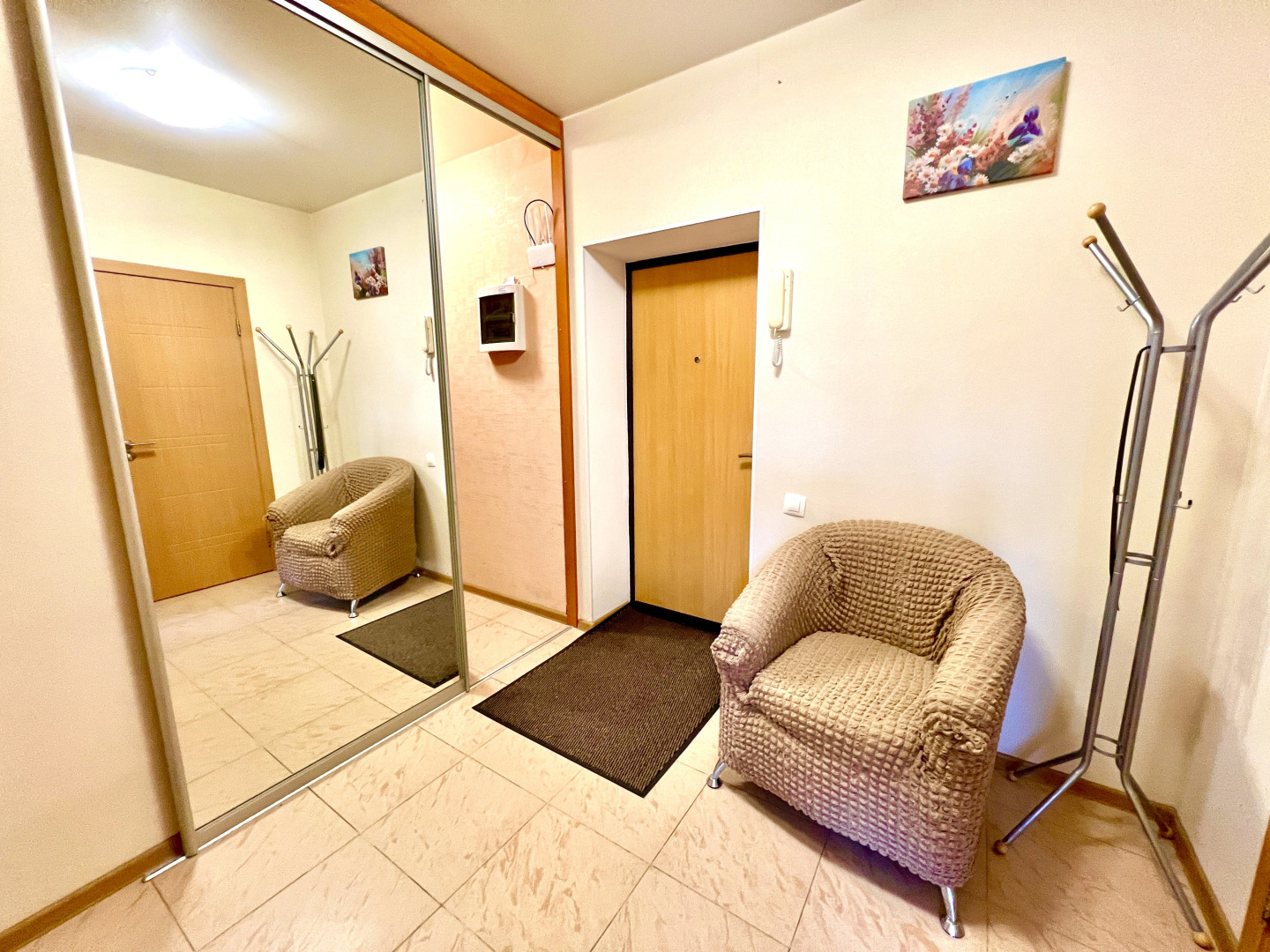 Уютные Апартаменты в Центре Города рядом с пл. Куйбышева (ул. Галактионовская 106А)