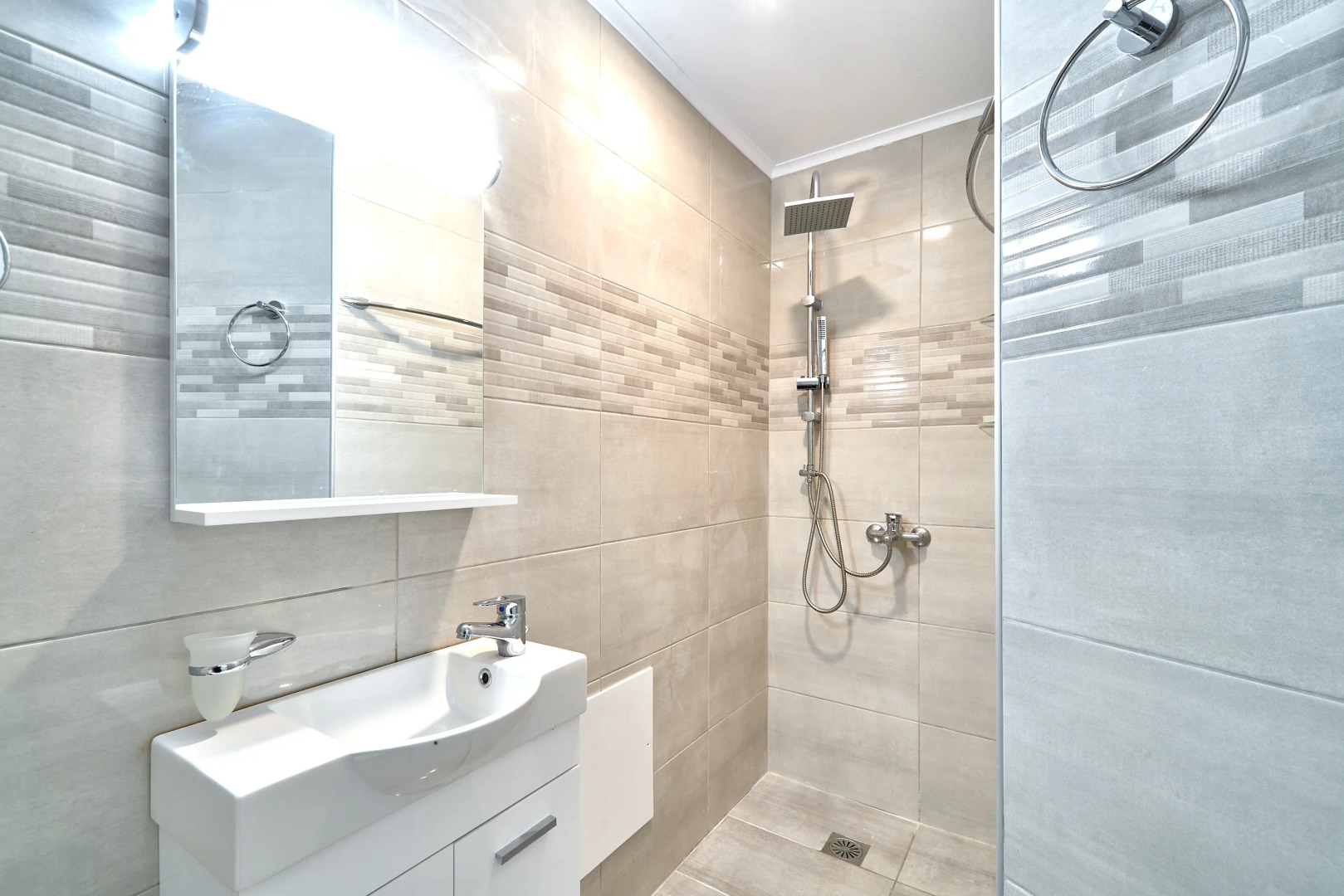 Отель Lake View Suites