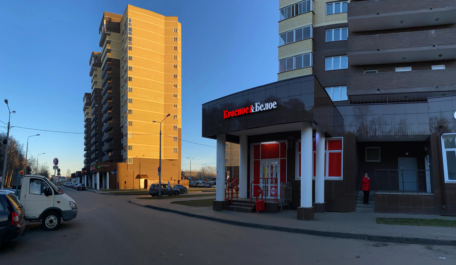 Апартаменты на улице Дмитрия Михайлова 2