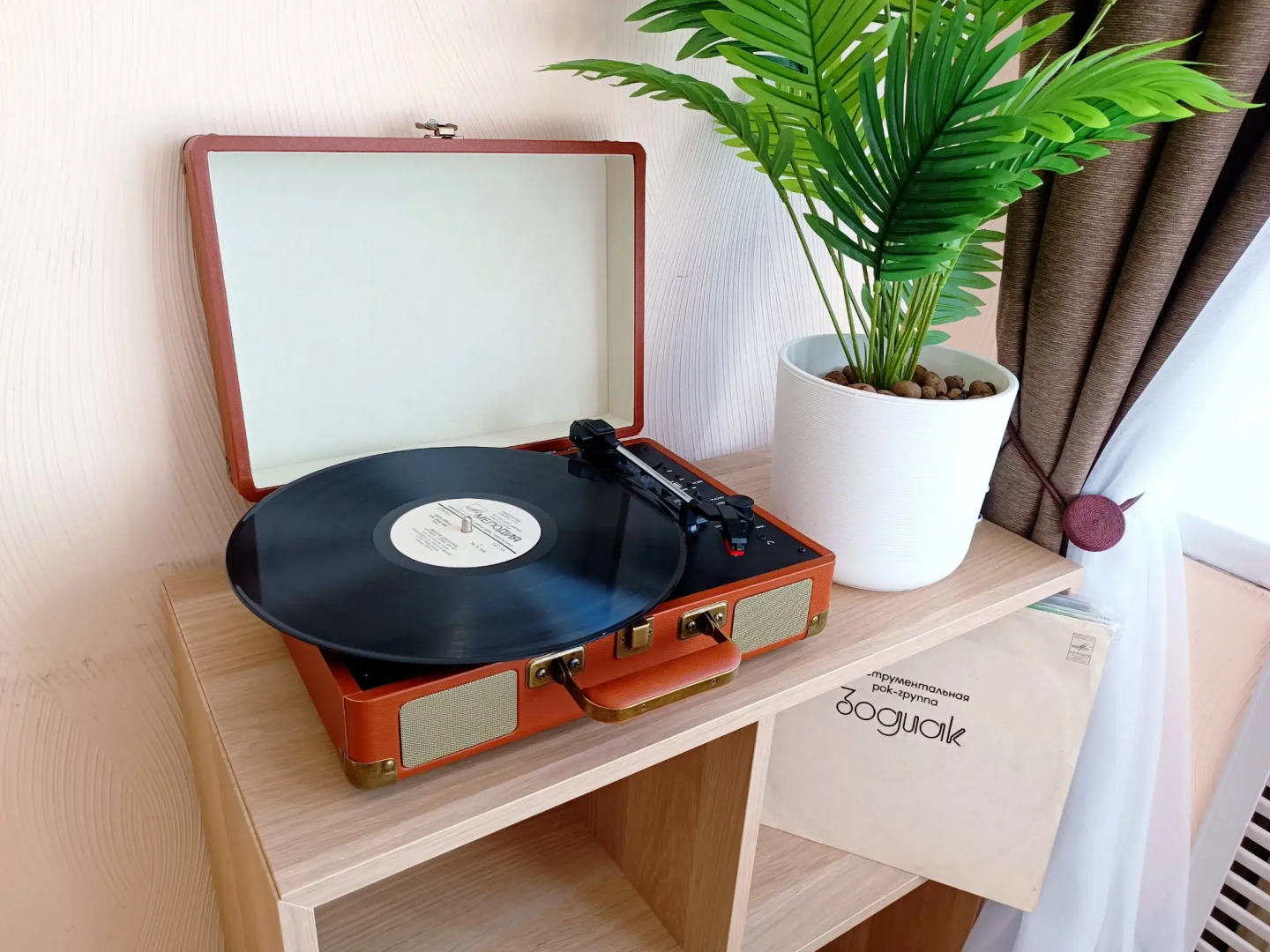 Квартира Светлая и уютная квартира с ламповой атмосферой и видом на закат