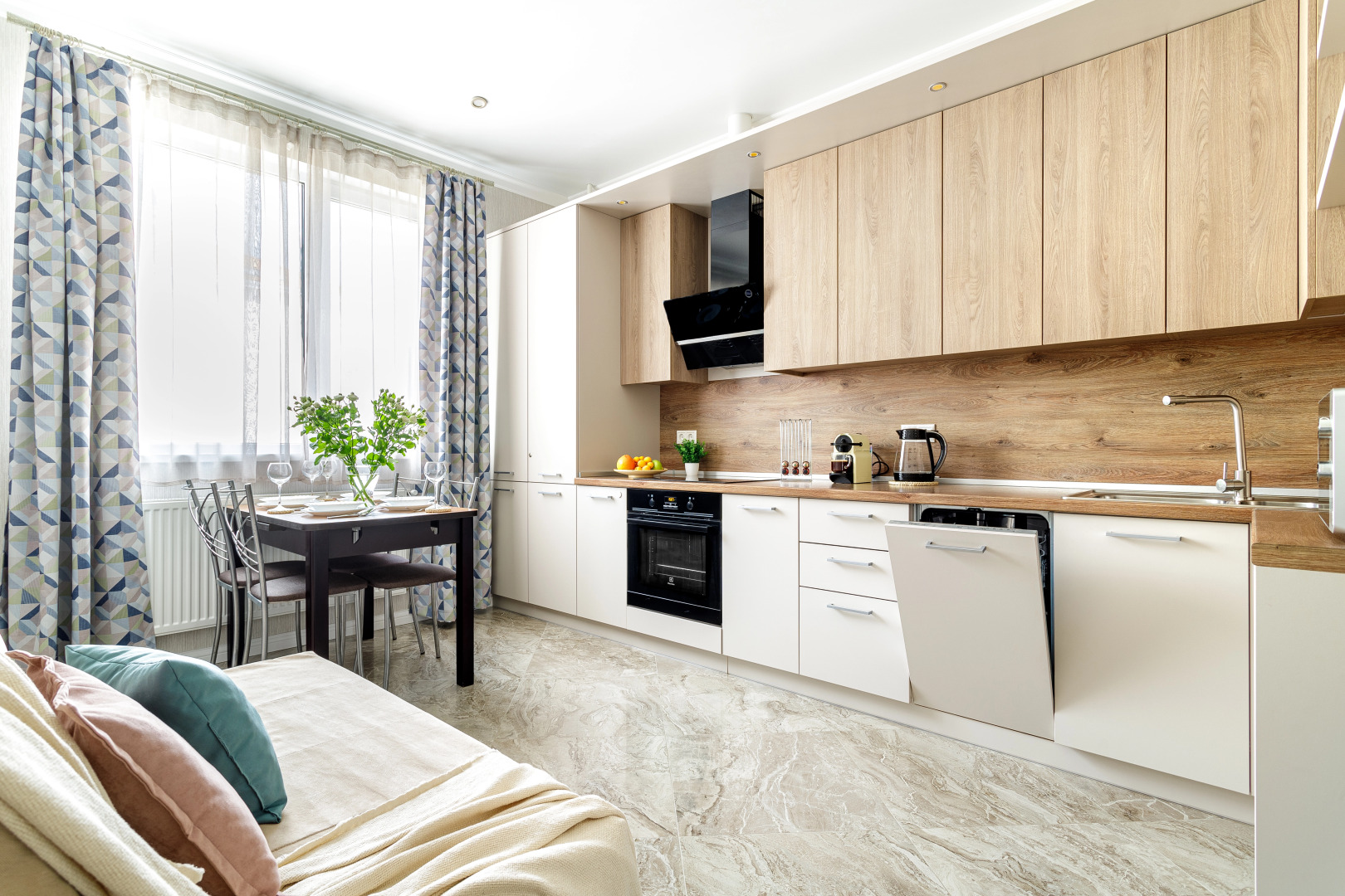 Апартаменты Чудесная Квартира на Первой Береговой Линии от Home Group apartments