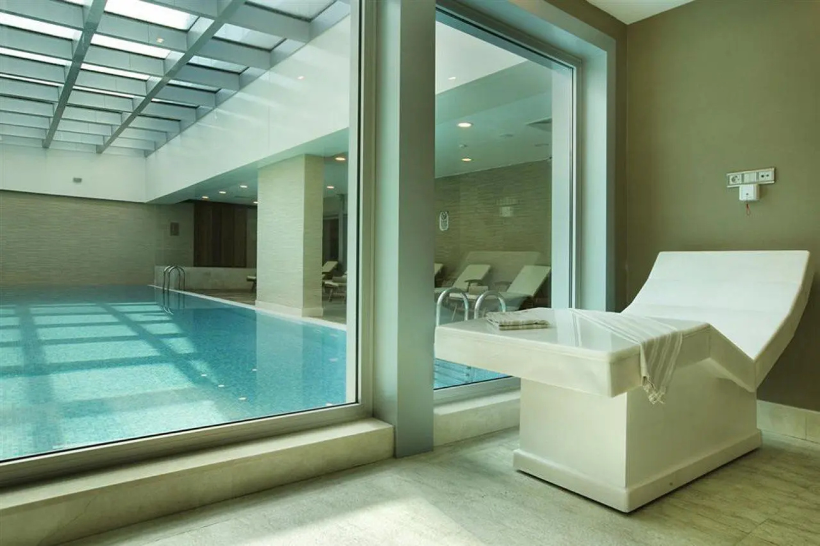 Отель Dedeman Bostanci Istanbul Hotel & Convention Center