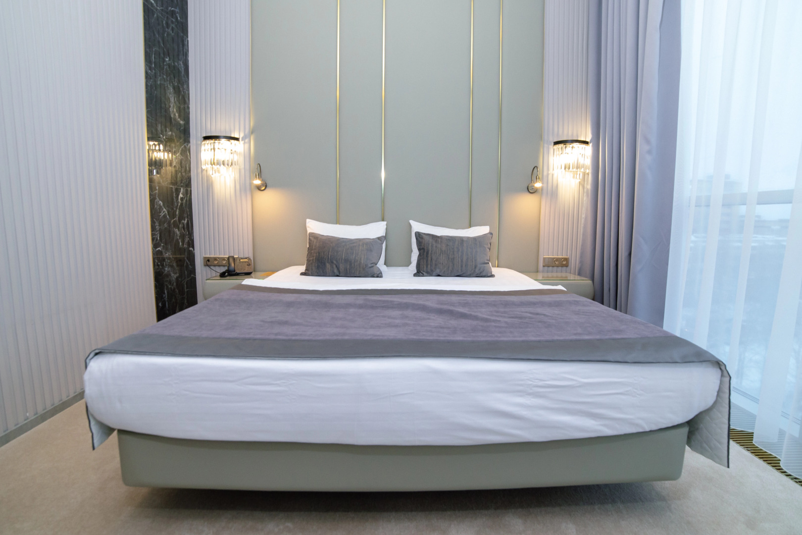 Отель Довгий