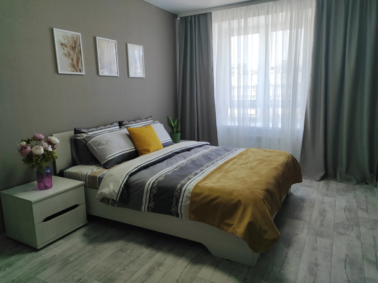 Апартаменты Вирджиния до 4 Чел. на Возрождения 51 Пятница Сеть Посуточных Квартир