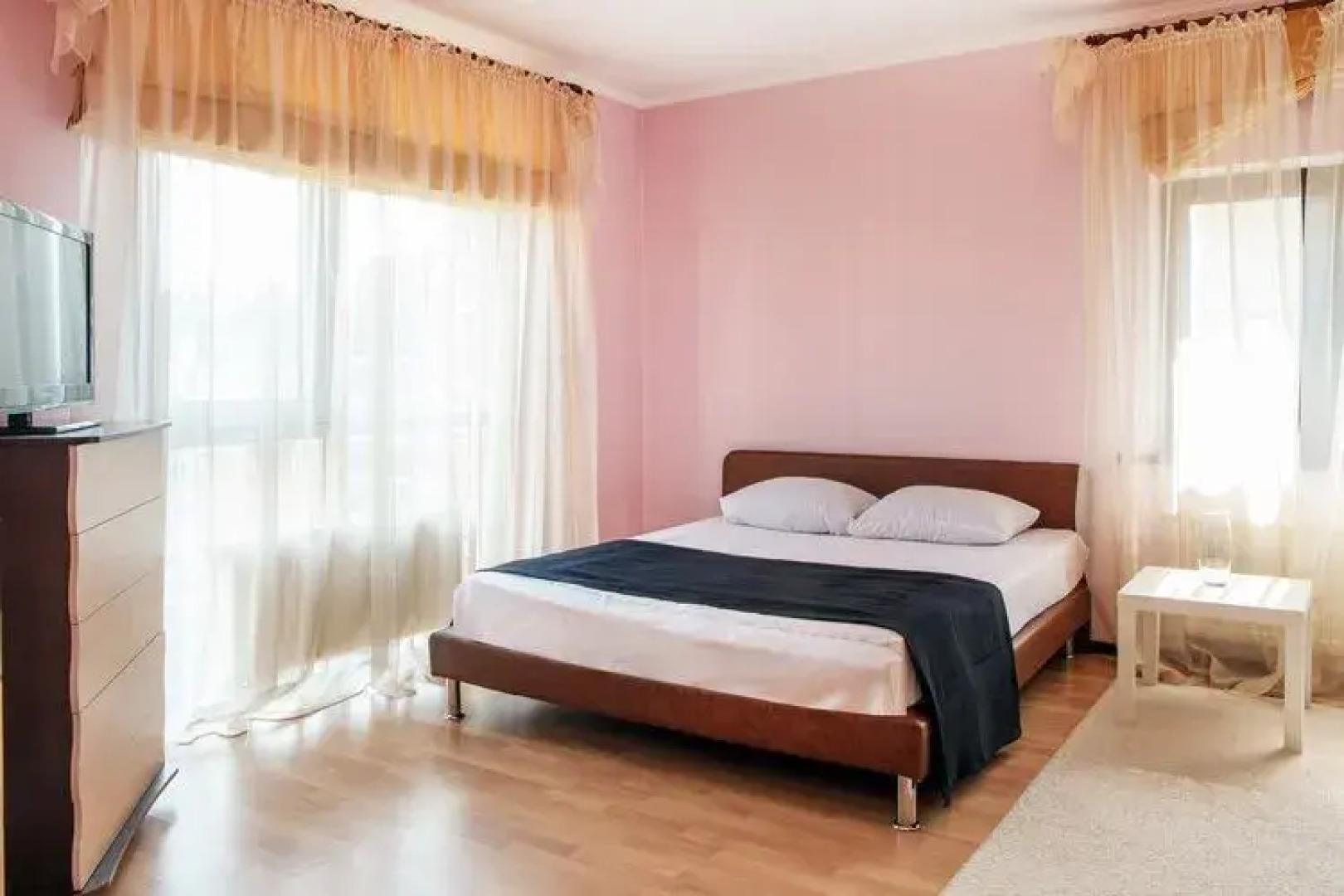 Апартаменты Даудель №48 у ТРЦ Гудвин